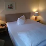 Ξενοδοχείο Hirsch 3*