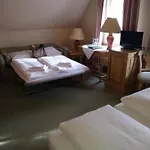 Ξενοδοχείο Hirsch 3*