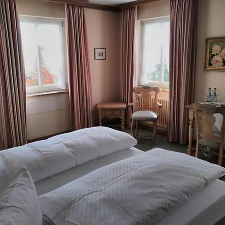 Hotel Hirsch 3*